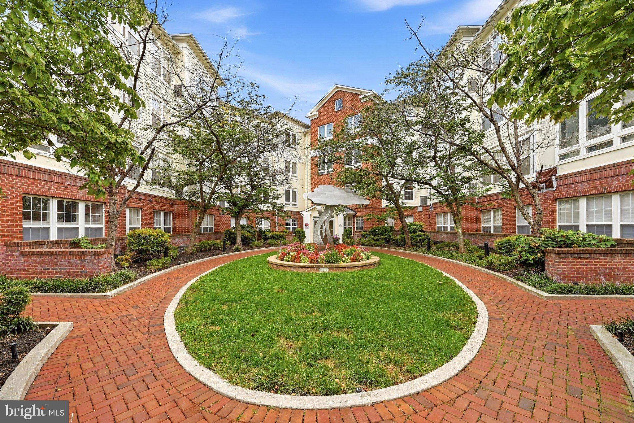 801 S GREENBRIER STREET 202