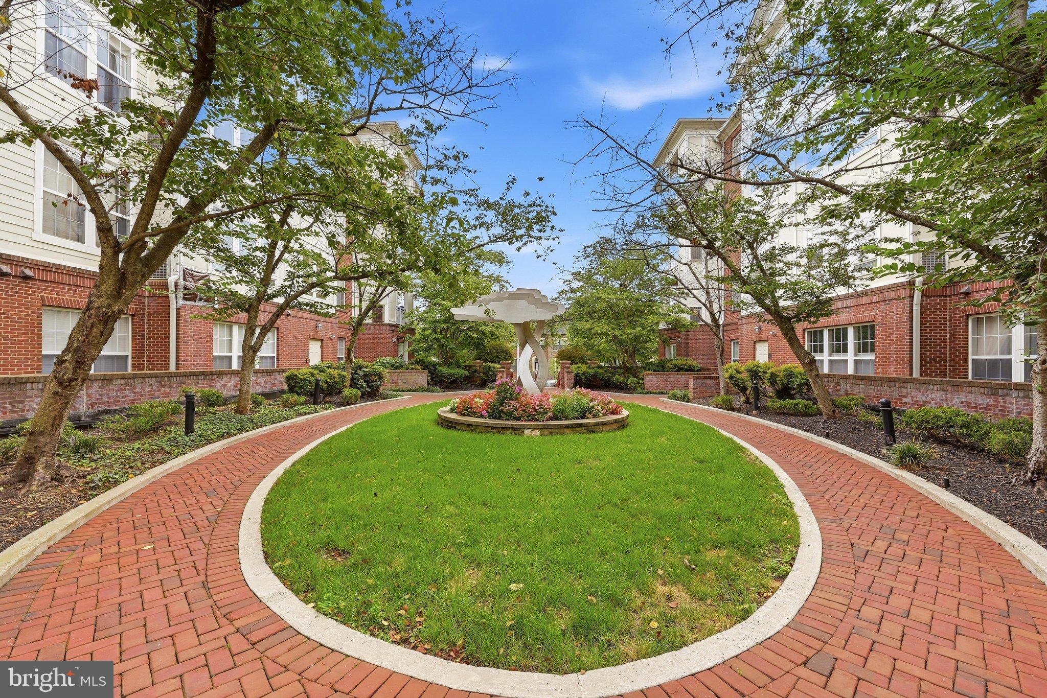 801 S GREENBRIER STREET 202