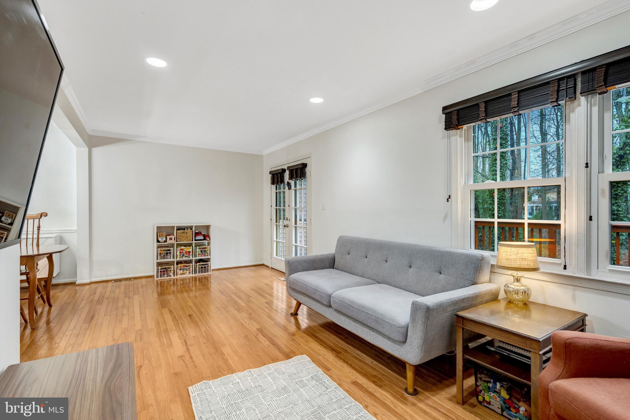 BURKE CENTRE - Residential