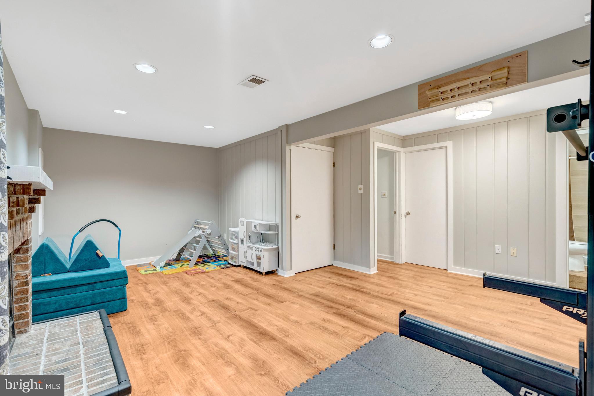 BURKE CENTRE - Residential