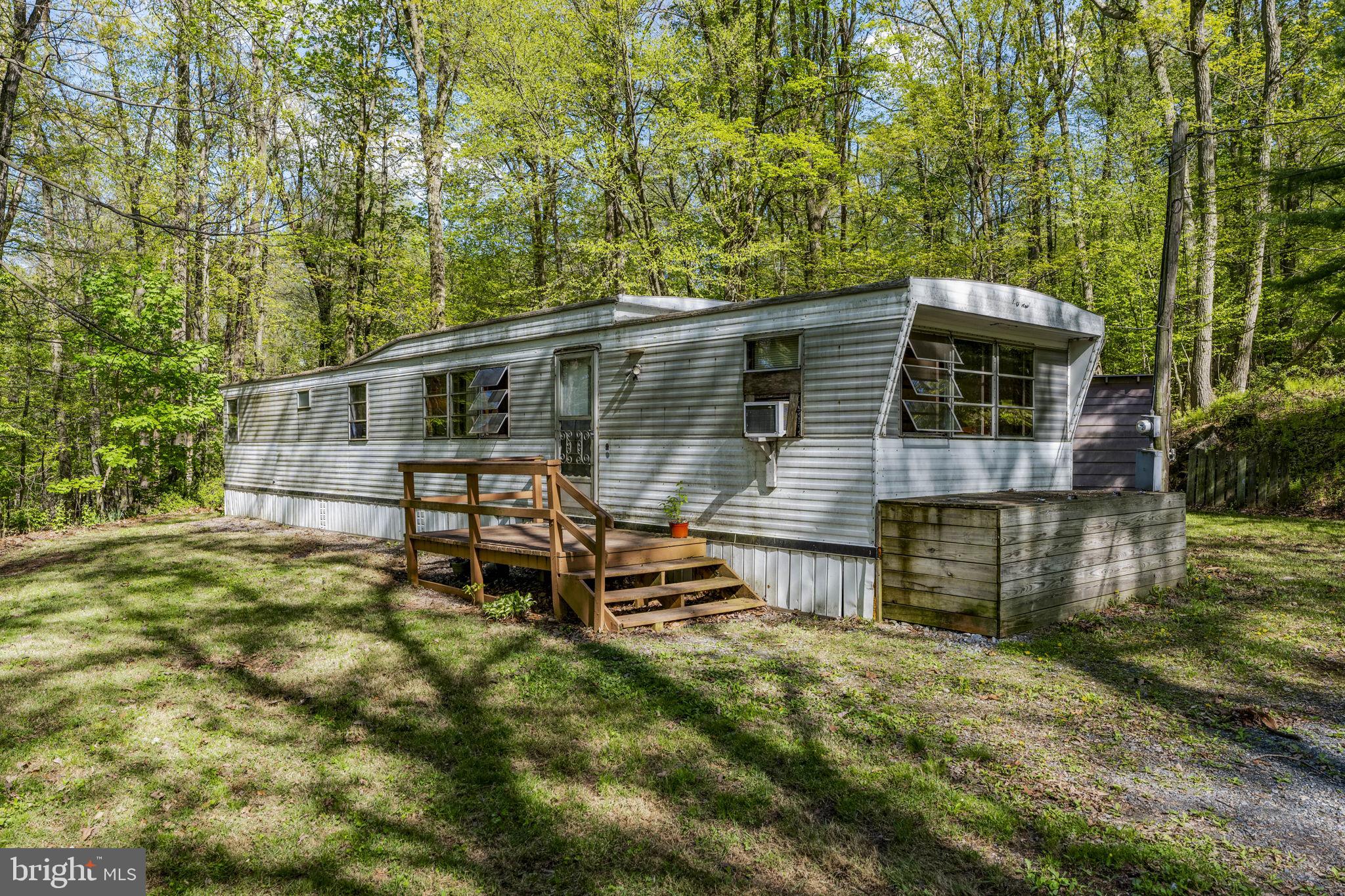 1528 HILLTOP ROAD