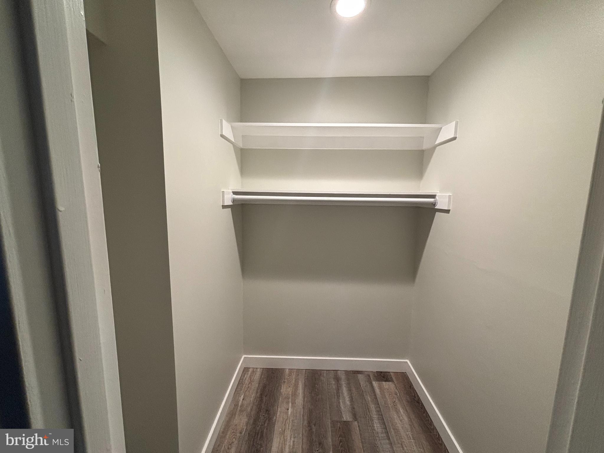 LOG COLLEGE - Residential Lease