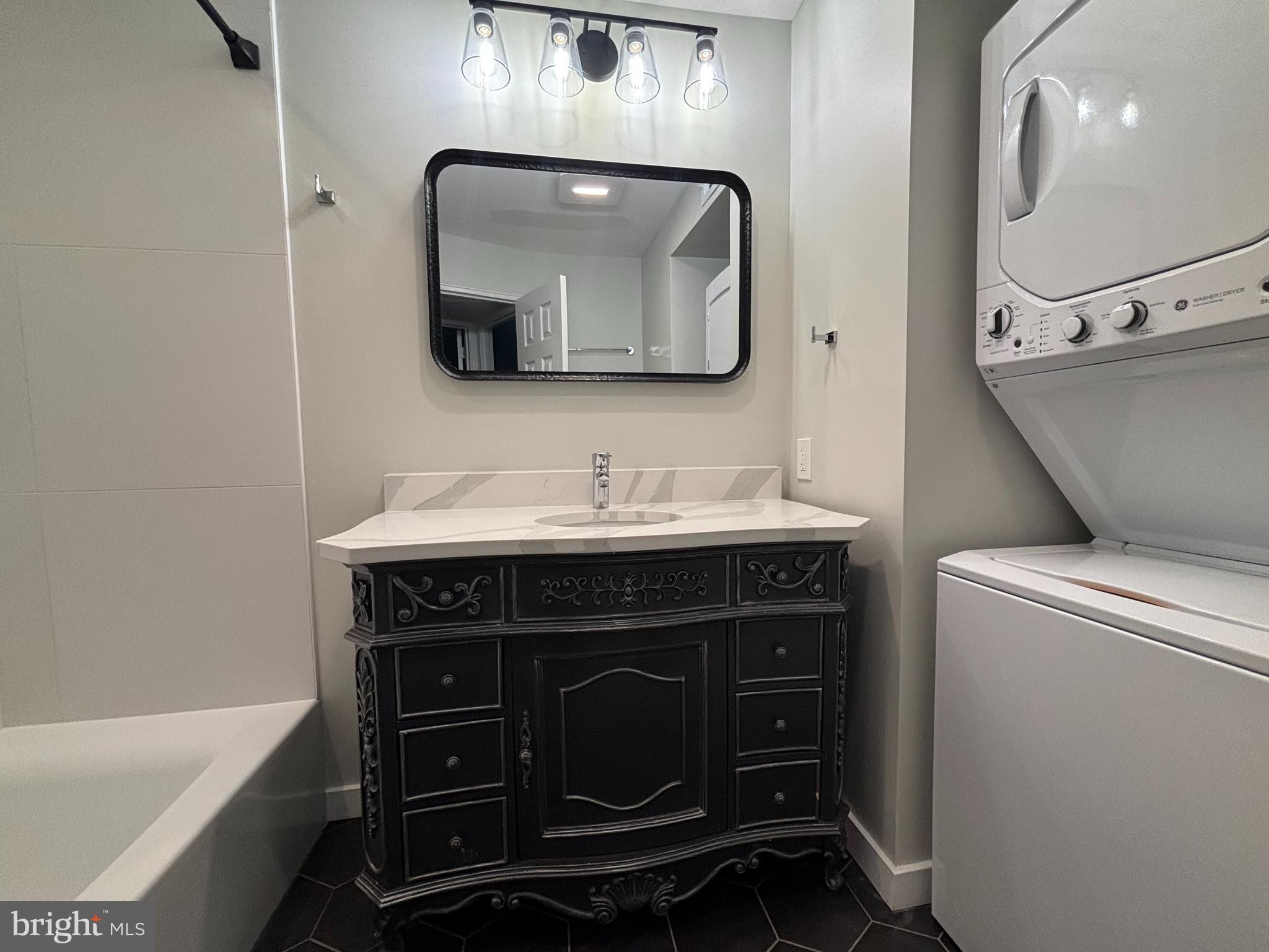 LOG COLLEGE - Residential Lease