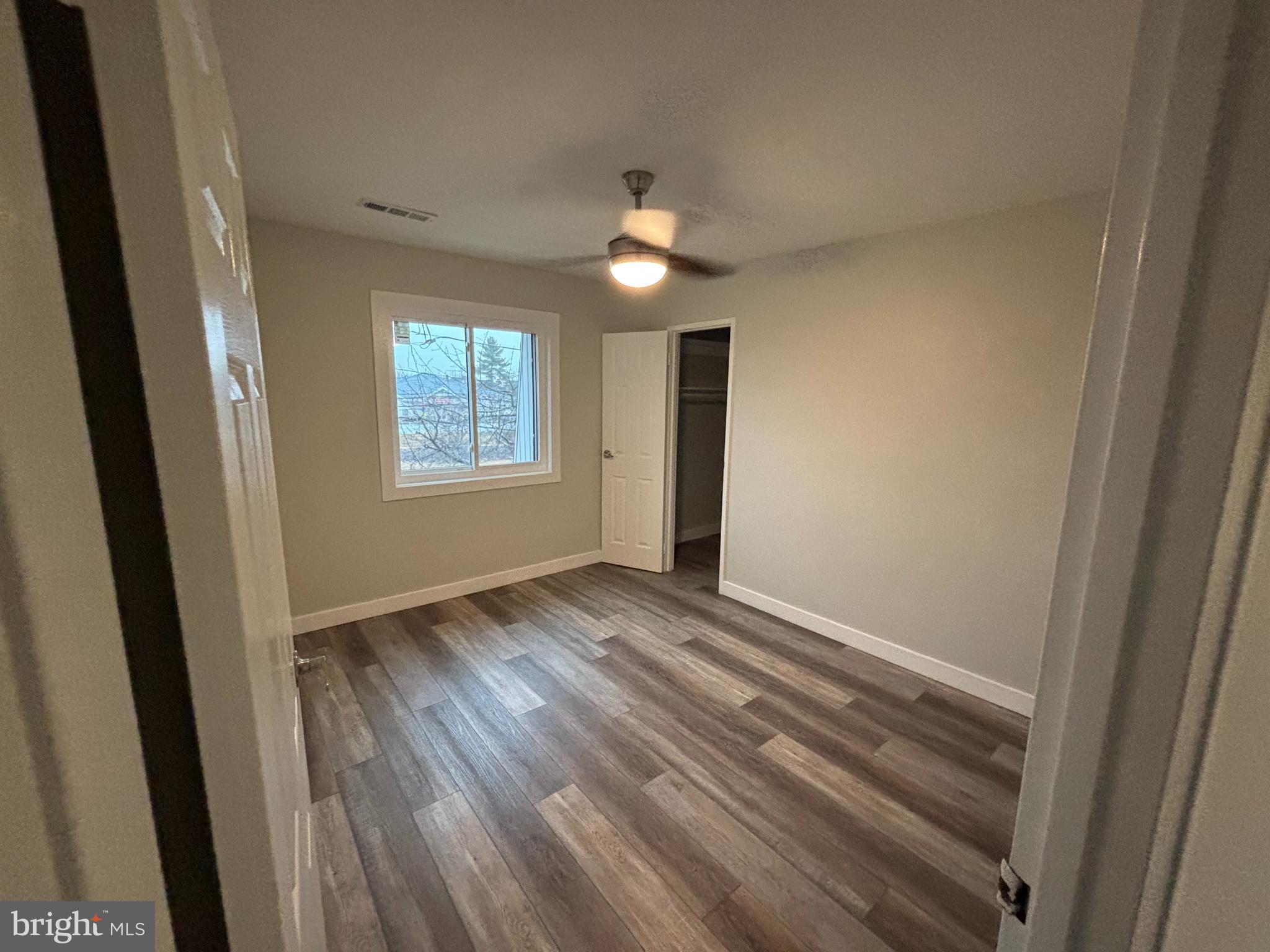 LOG COLLEGE - Residential Lease