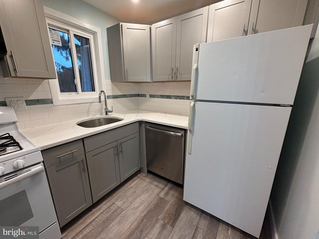 Photo of 885 N York Road #4B, WARMINSTER, PA 18974 (MLS # PABU2110382)