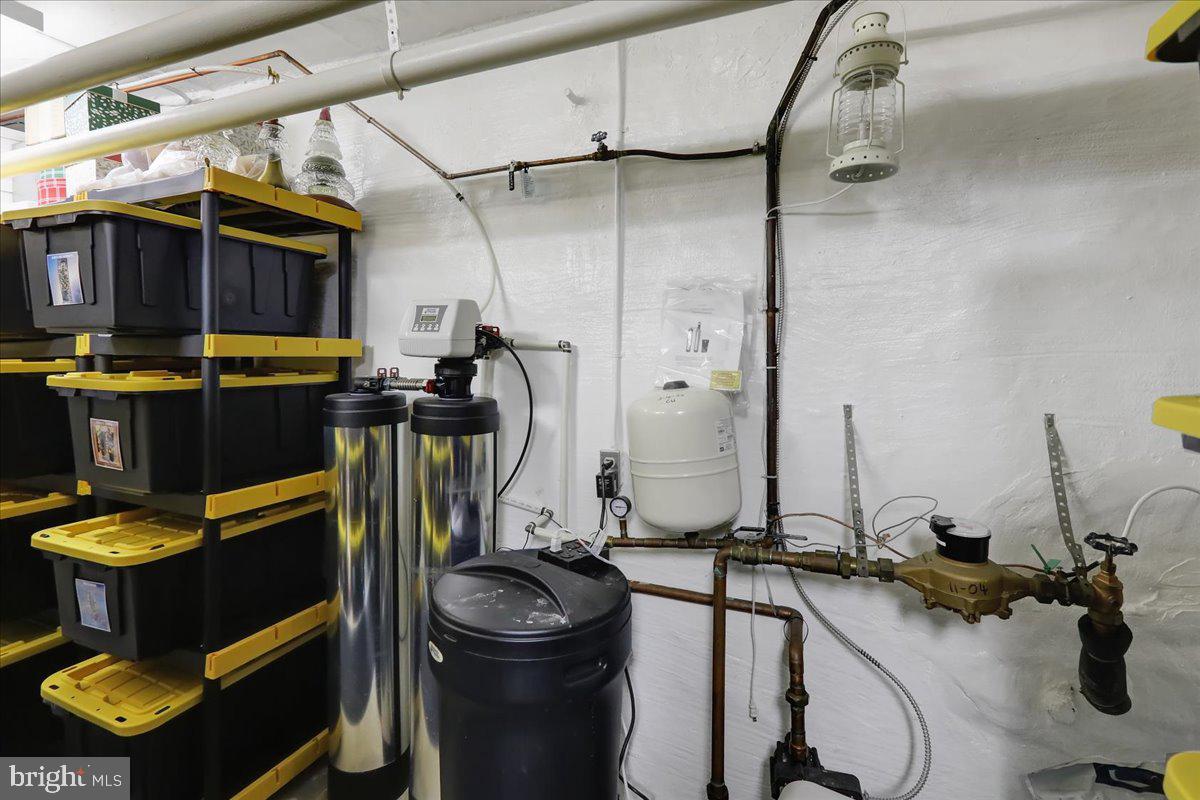 SCHOOL LANE HILLS - Residential