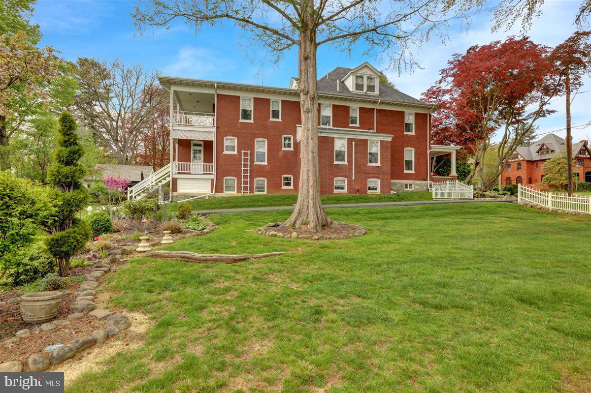 SCHOOL LANE HILLS - Residential