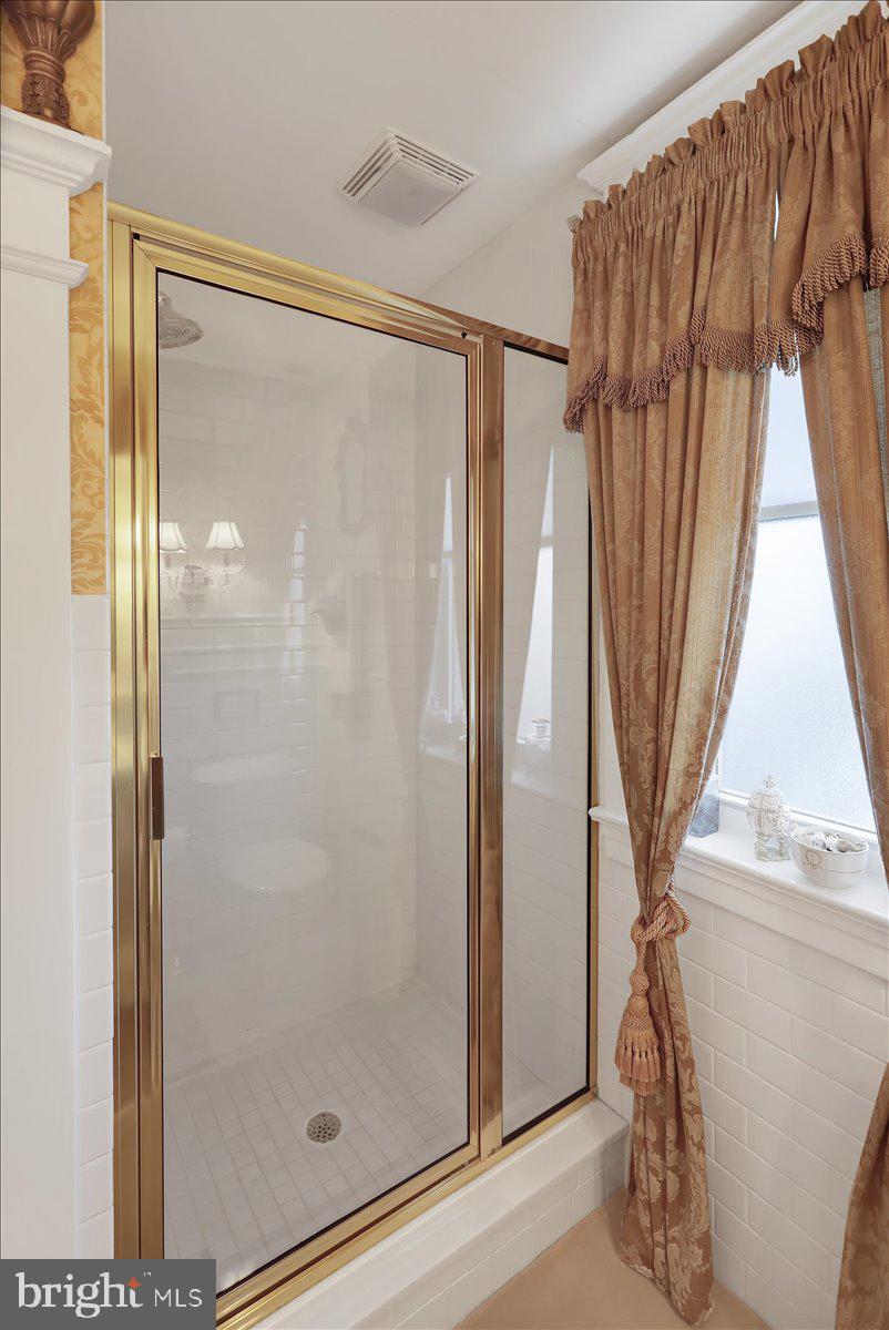 SCHOOL LANE HILLS - Residential