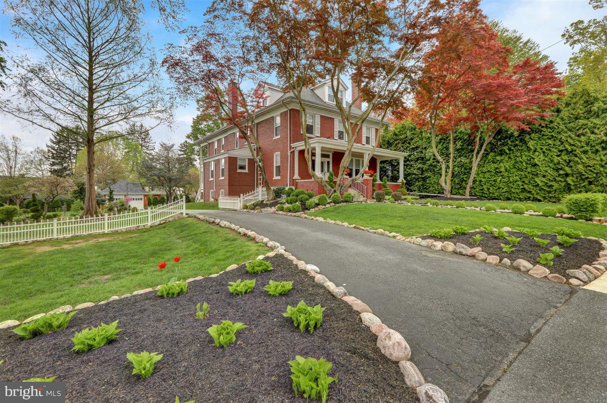 SCHOOL LANE HILLS - Residential