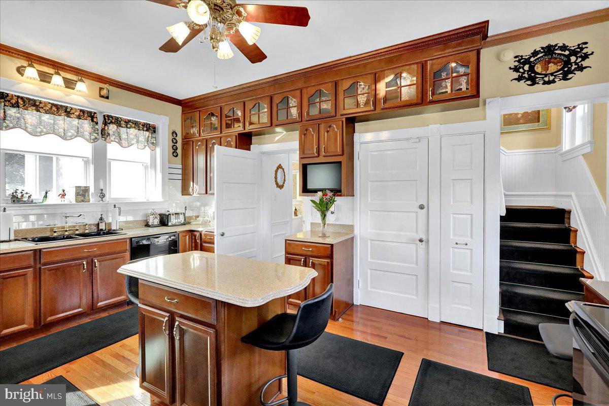 SCHOOL LANE HILLS - Residential