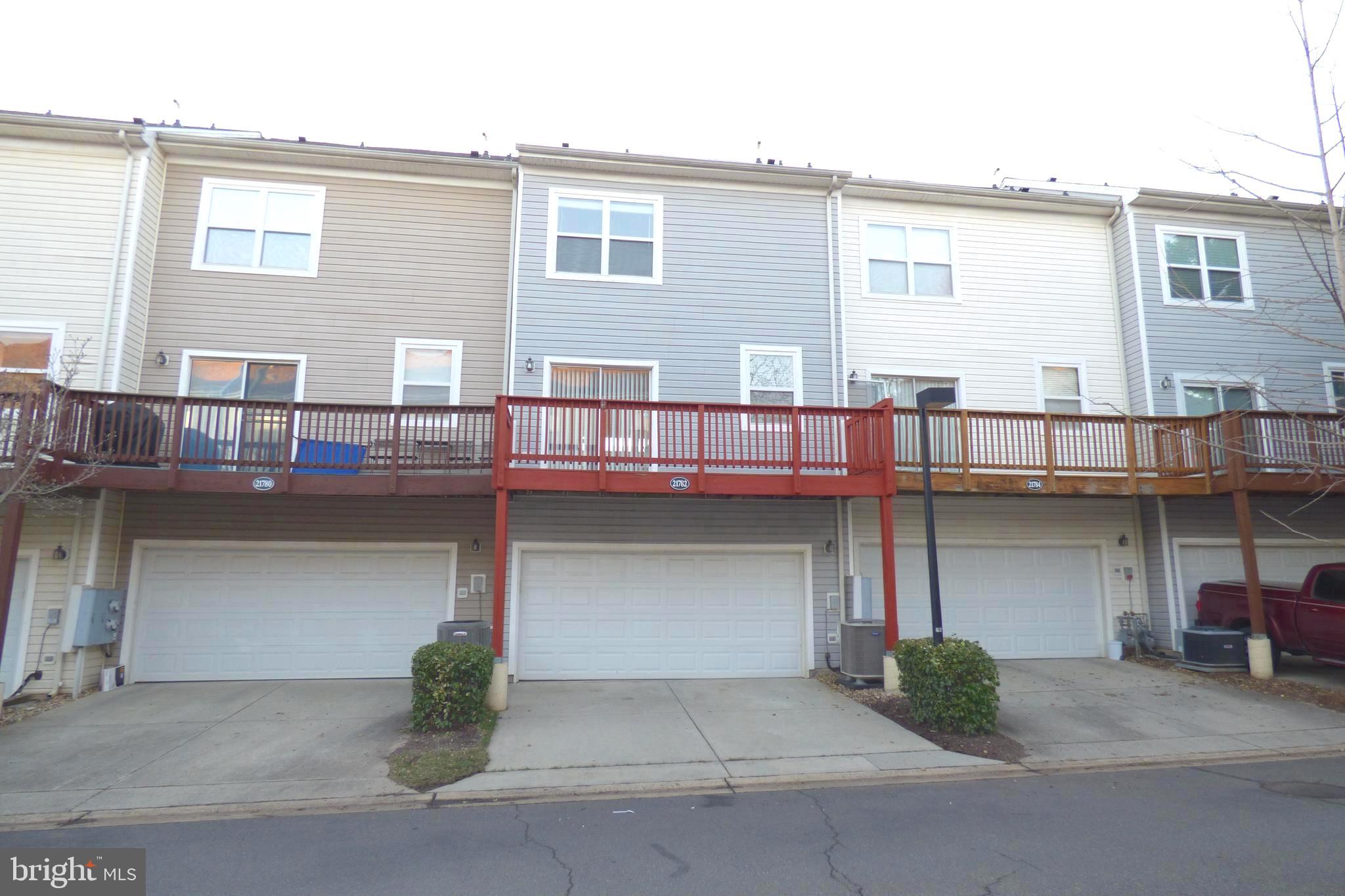 PARKSIDE AT ASHBURN - Residential