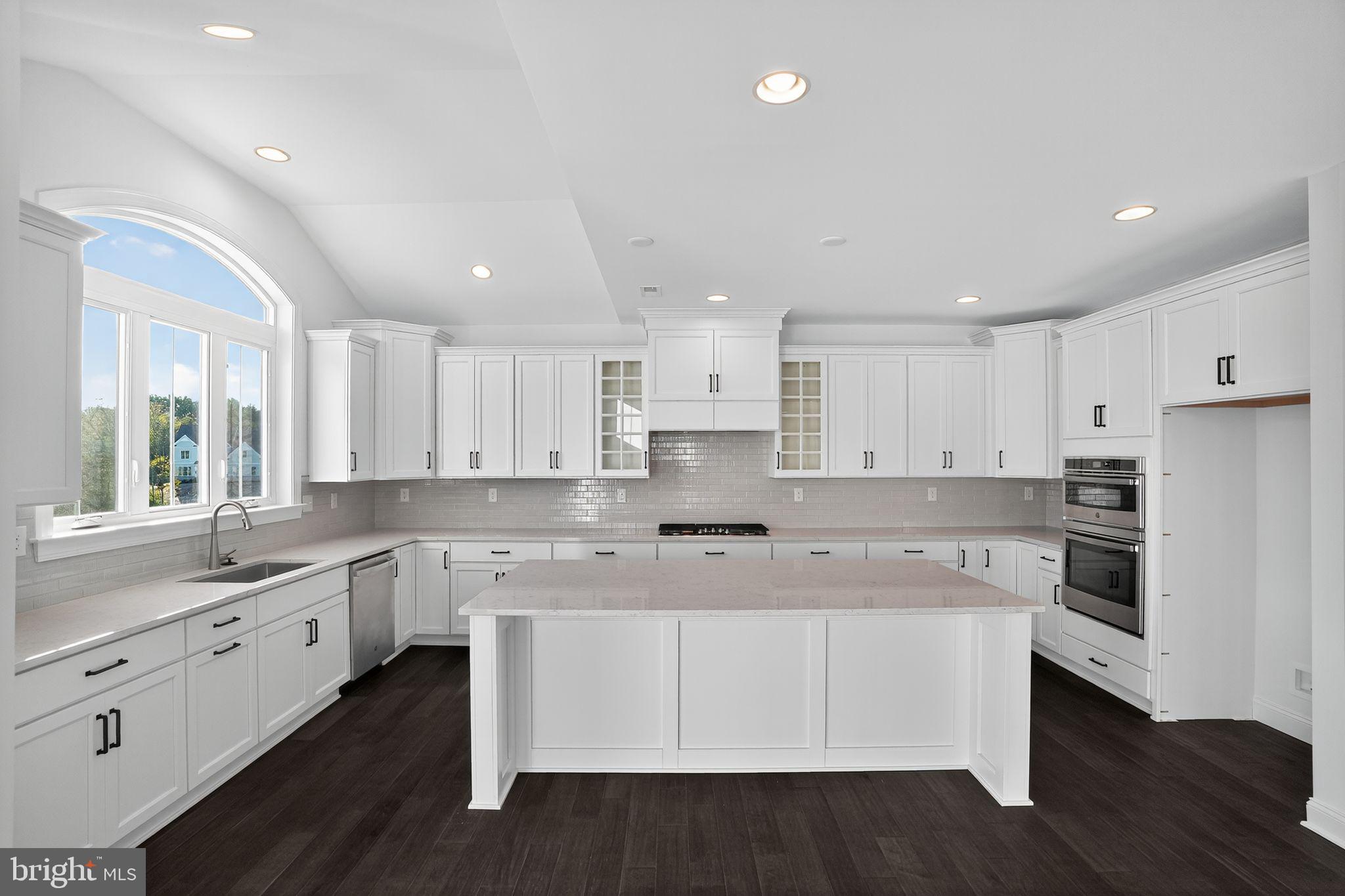 THE MEADOWS AT LONGVIEW - Residential