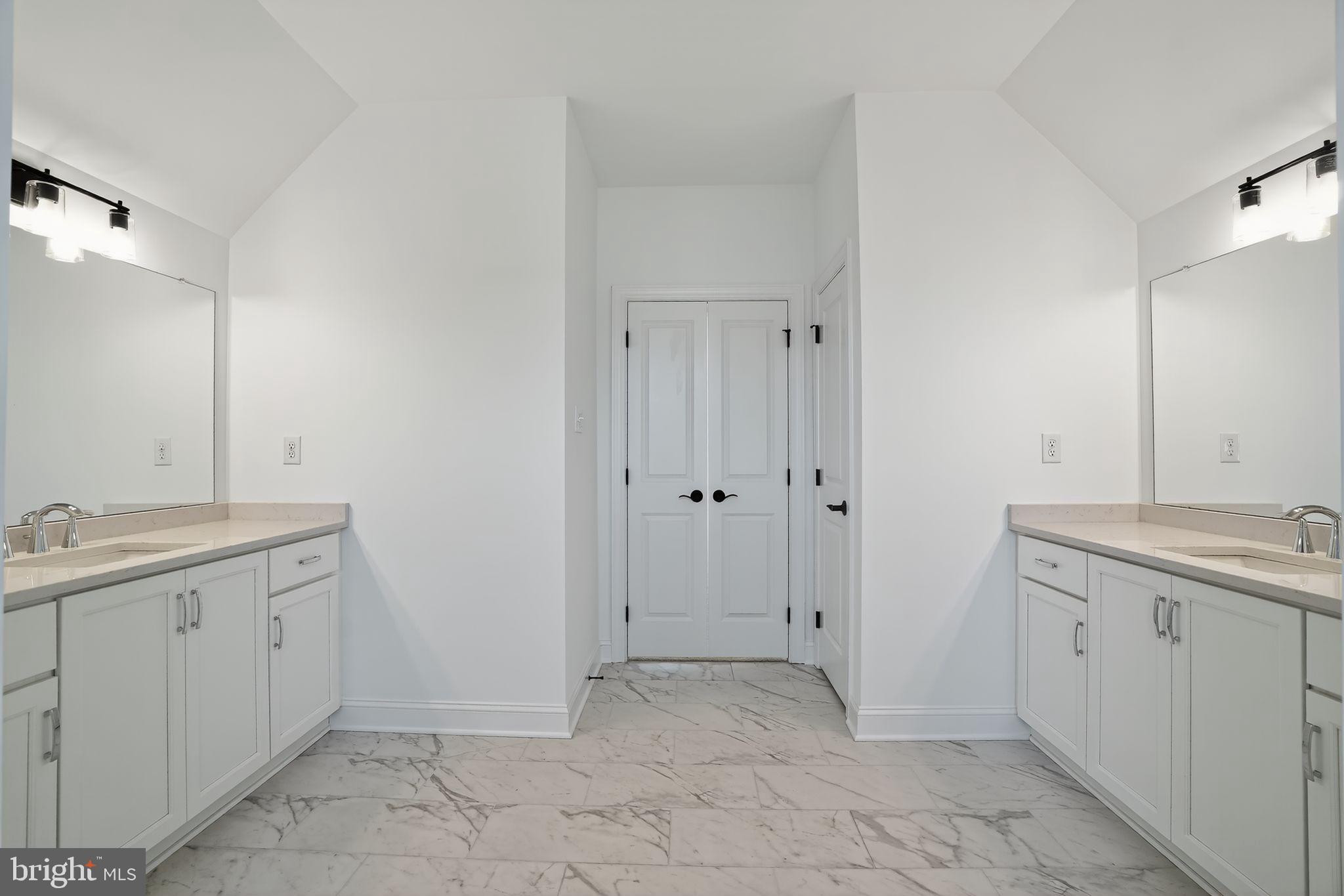 THE MEADOWS AT LONGVIEW - Residential