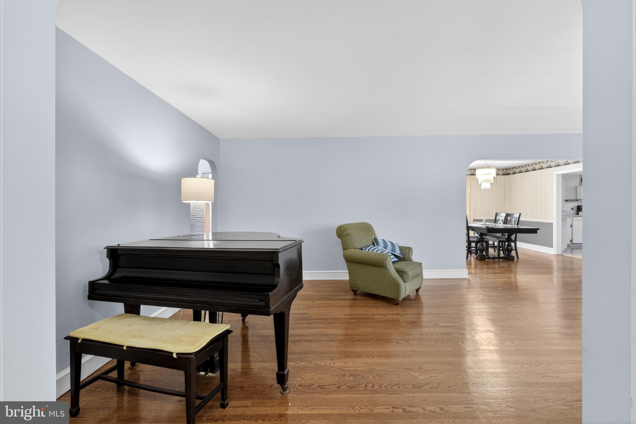 1105 HILLSIDE BOULEVARD