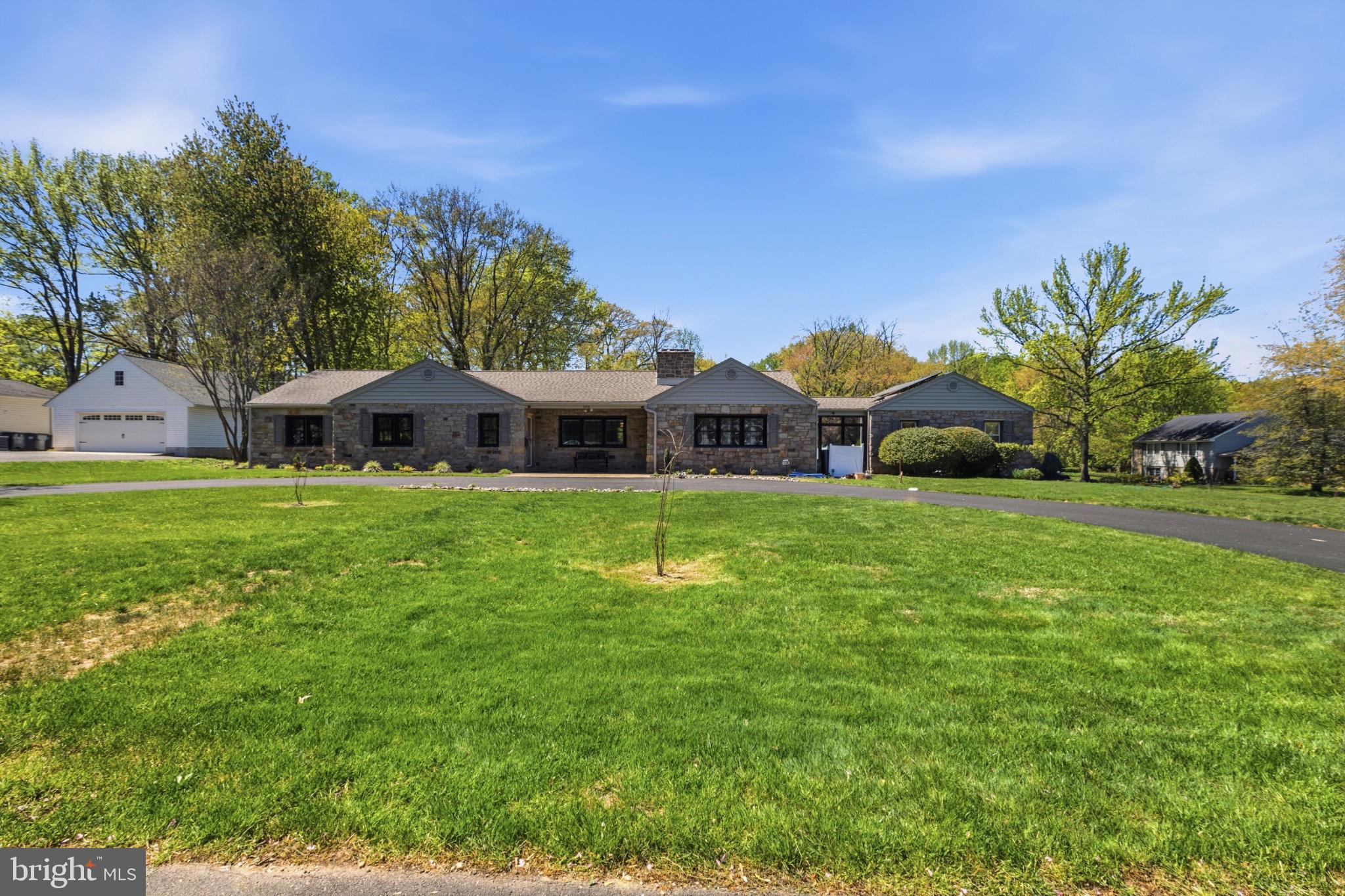 1105 HILLSIDE BOULEVARD