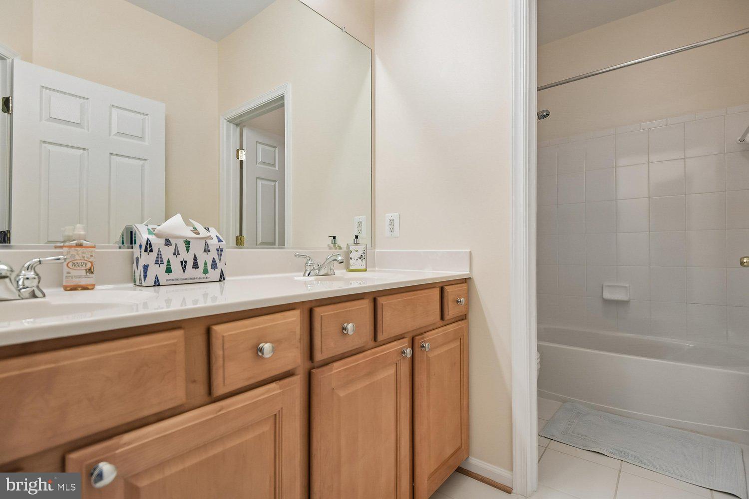 SNOWDEN OVERLOOK - Residential