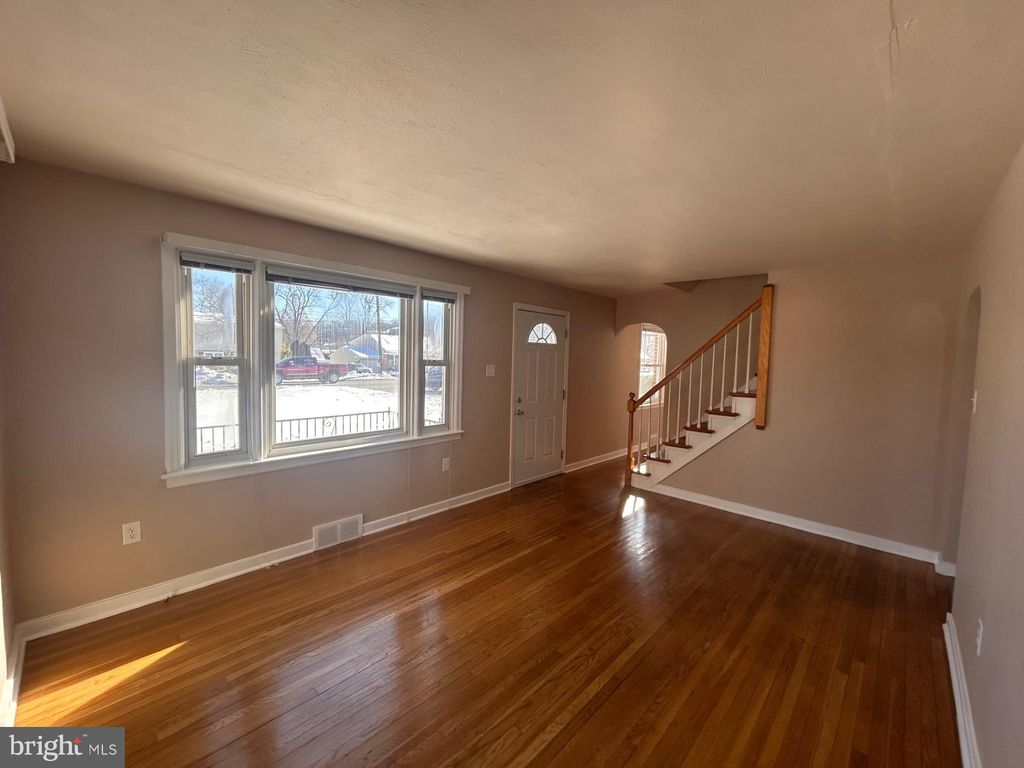 Photo of 340 Edgewood Road, YORK, PA 17402 (MLS # PAYK2097190)