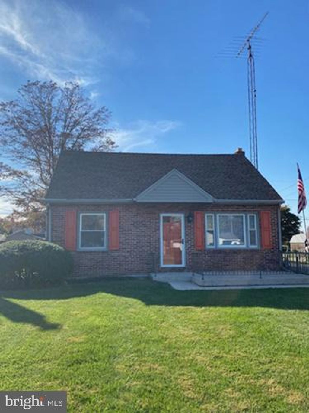 Photo of 340 Edgewood Road, YORK, PA 17402 (MLS # PAYK2097190)