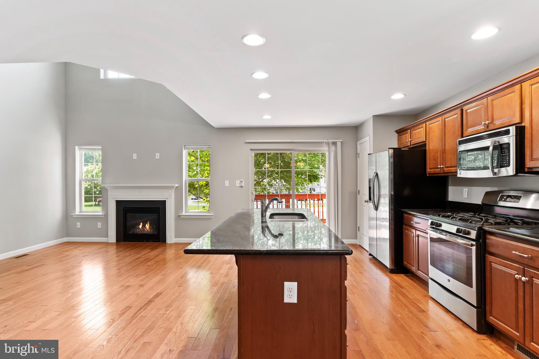 WINDING HILLS - DORSET SQ - Residential