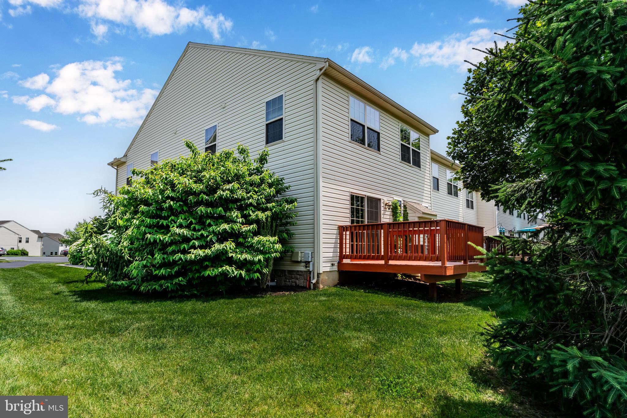 WINDING HILLS - DORSET SQ - Residential