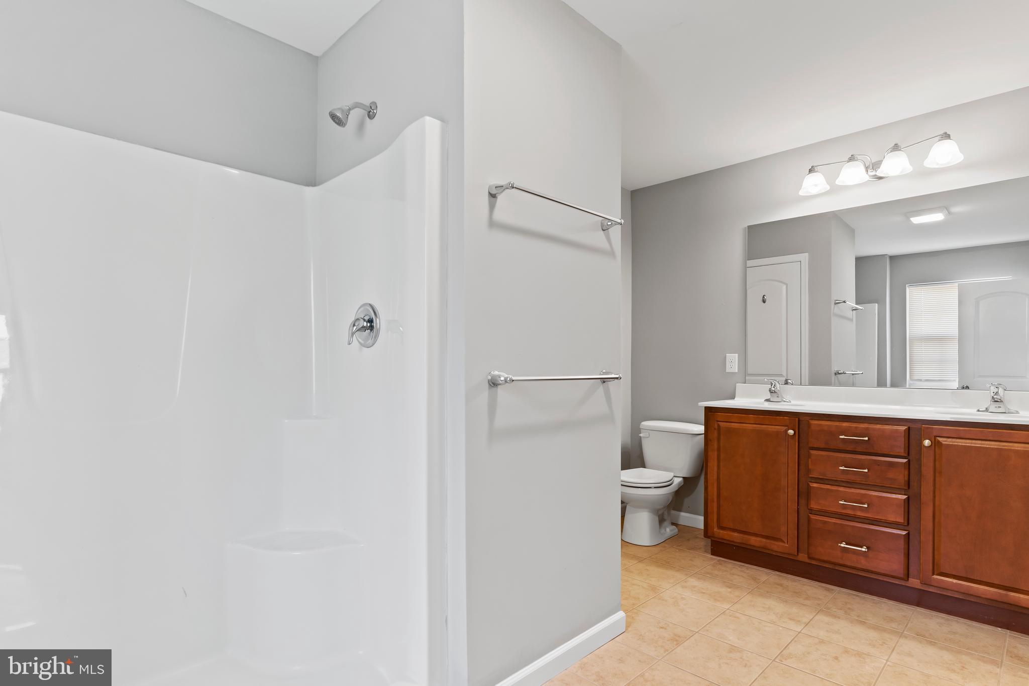 WINDING HILLS - DORSET SQ - Residential