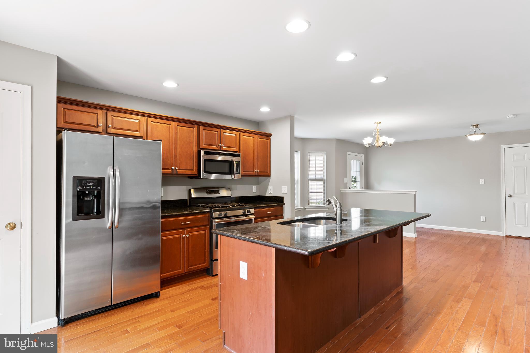 WINDING HILLS - DORSET SQ - Residential