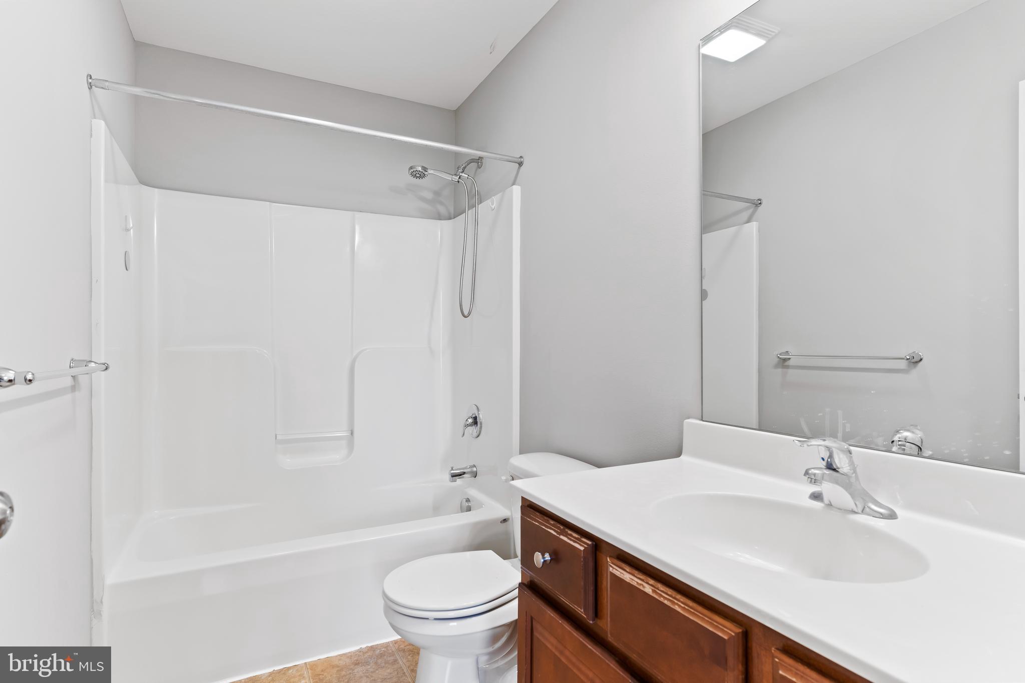 WINDING HILLS - DORSET SQ - Residential