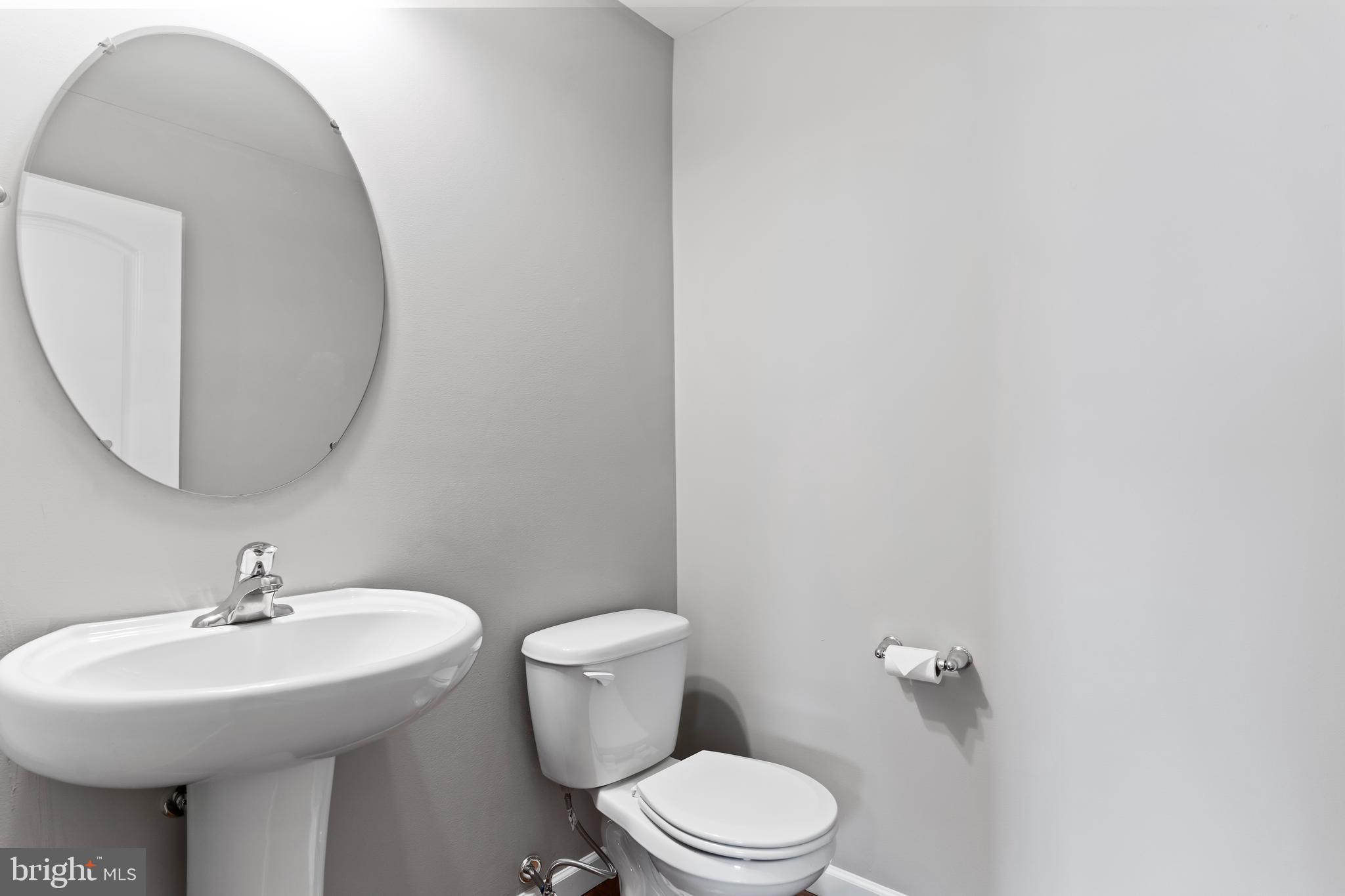 WINDING HILLS - DORSET SQ - Residential