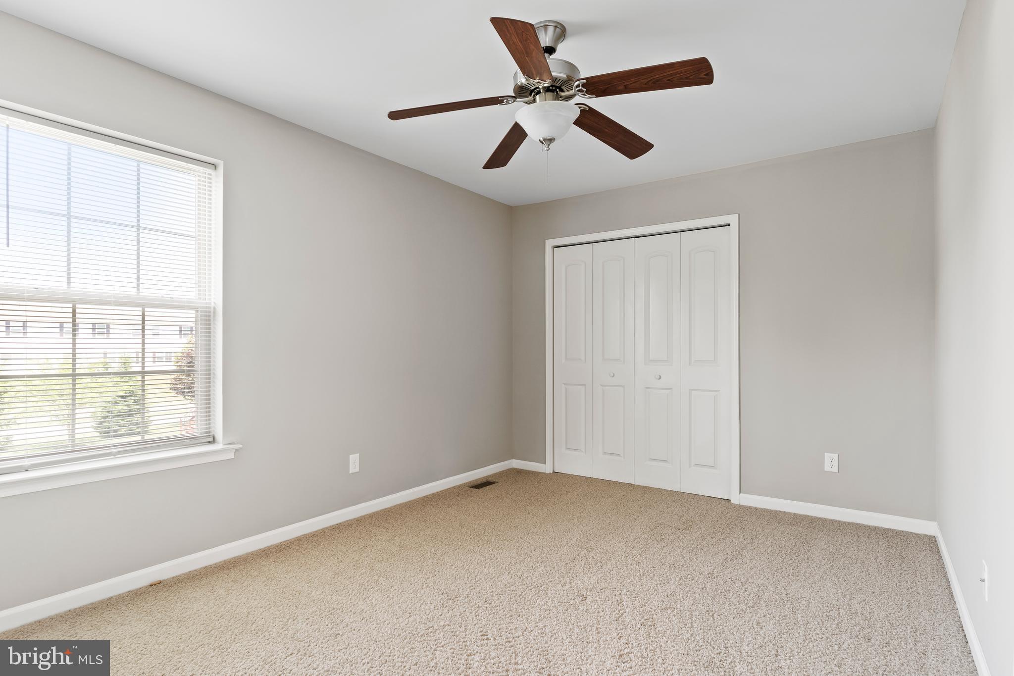 WINDING HILLS - DORSET SQ - Residential