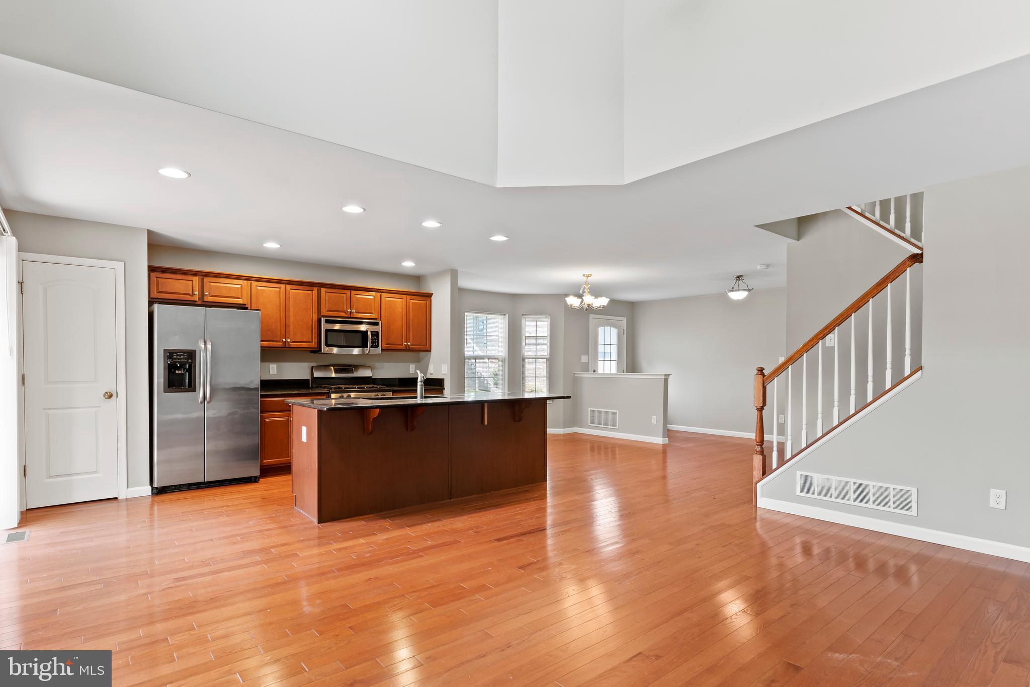 WINDING HILLS - DORSET SQ - Residential