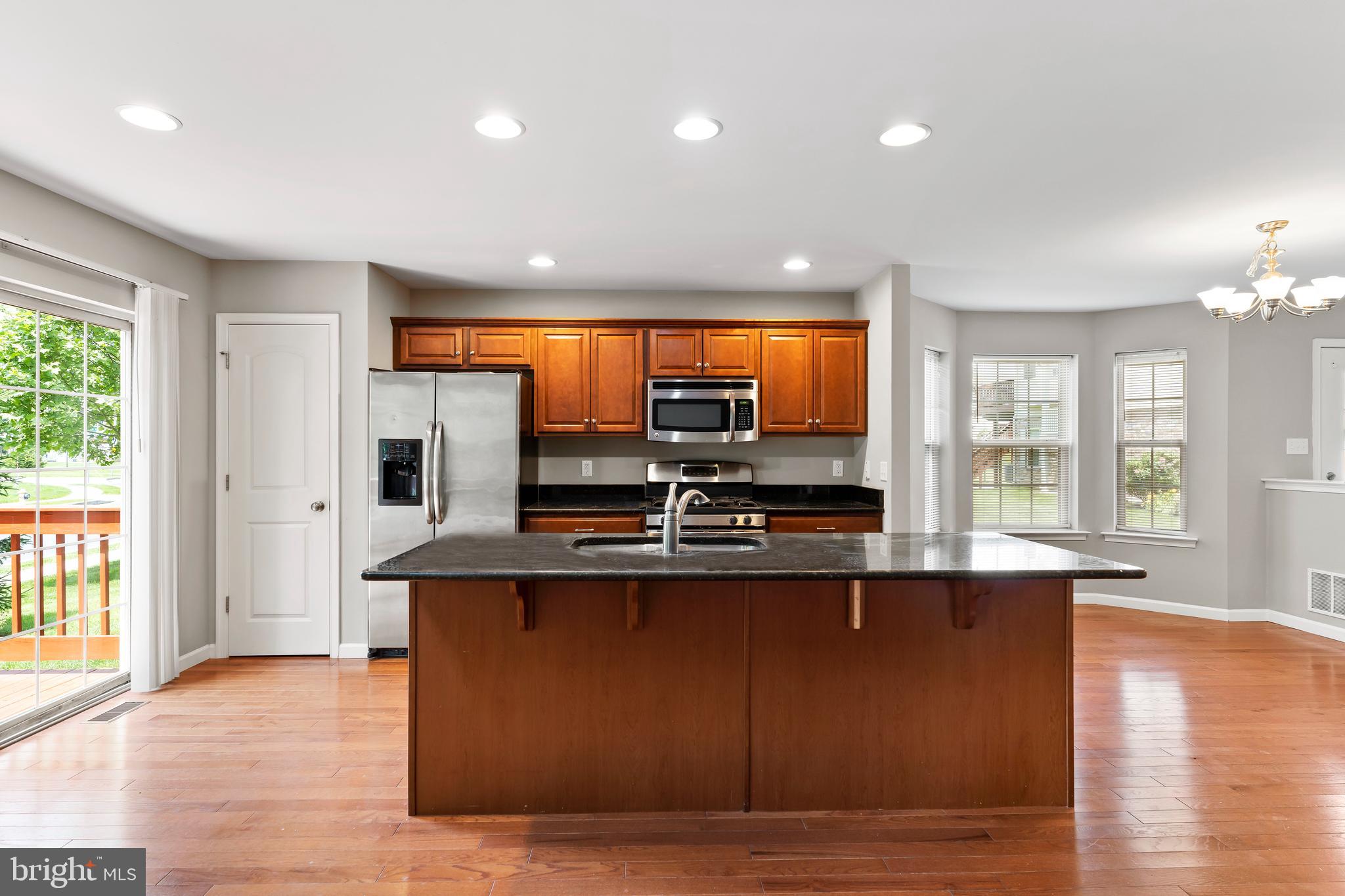 WINDING HILLS - DORSET SQ - Residential