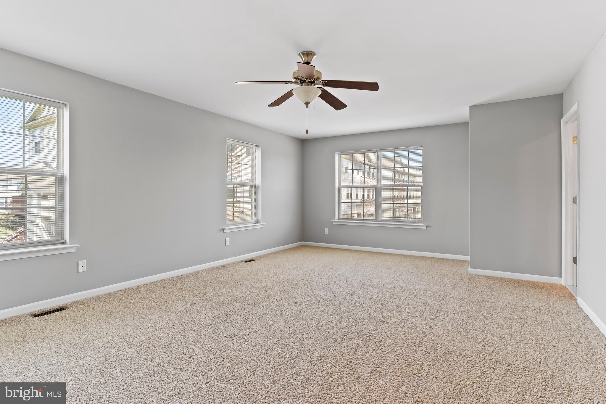 WINDING HILLS - DORSET SQ - Residential