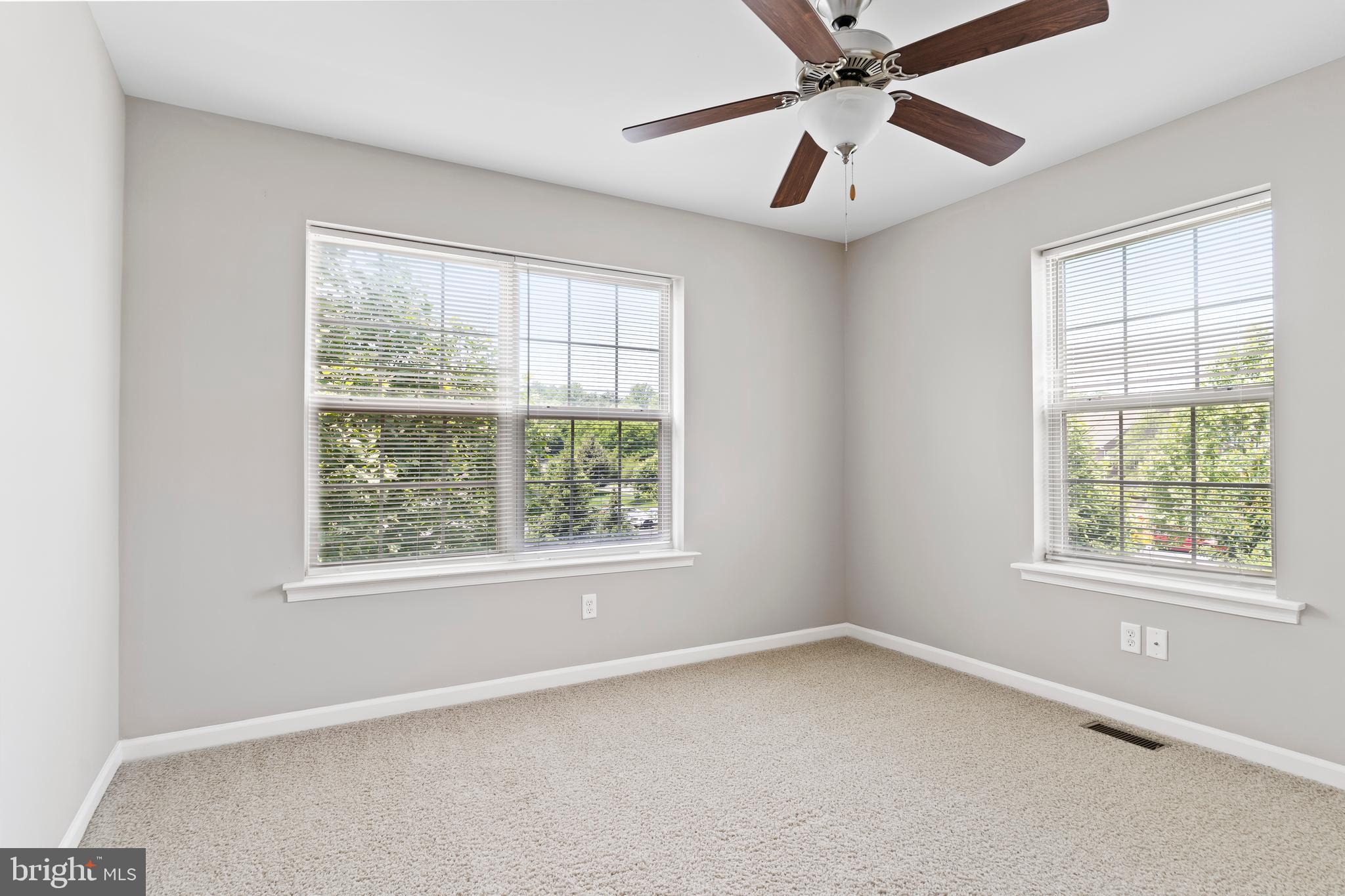 WINDING HILLS - DORSET SQ - Residential