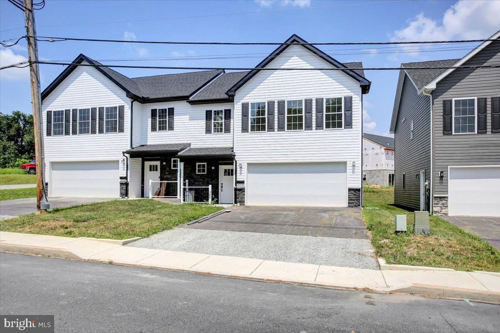 Photo of 305 Grandview Ave, WAYNESBORO, PA 17268 (MLS # PAFL2027552)