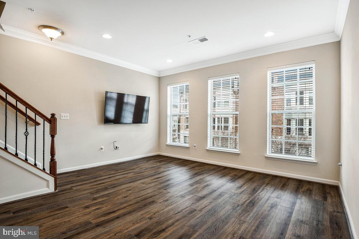 NATIONAL HARBOR - Residential Lease