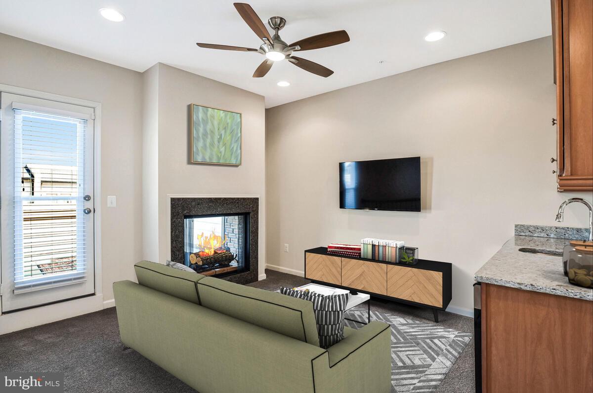 NATIONAL HARBOR - Residential Lease