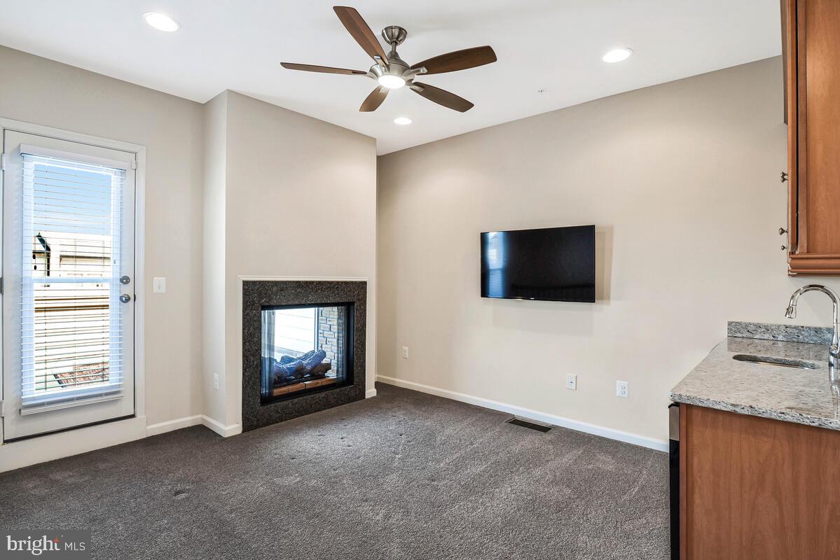 NATIONAL HARBOR - Residential Lease