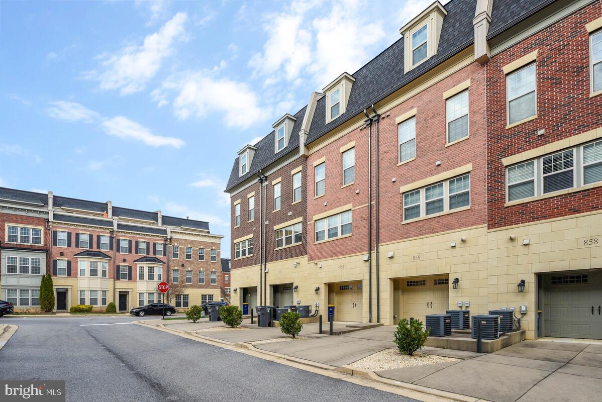 NATIONAL HARBOR - Residential Lease