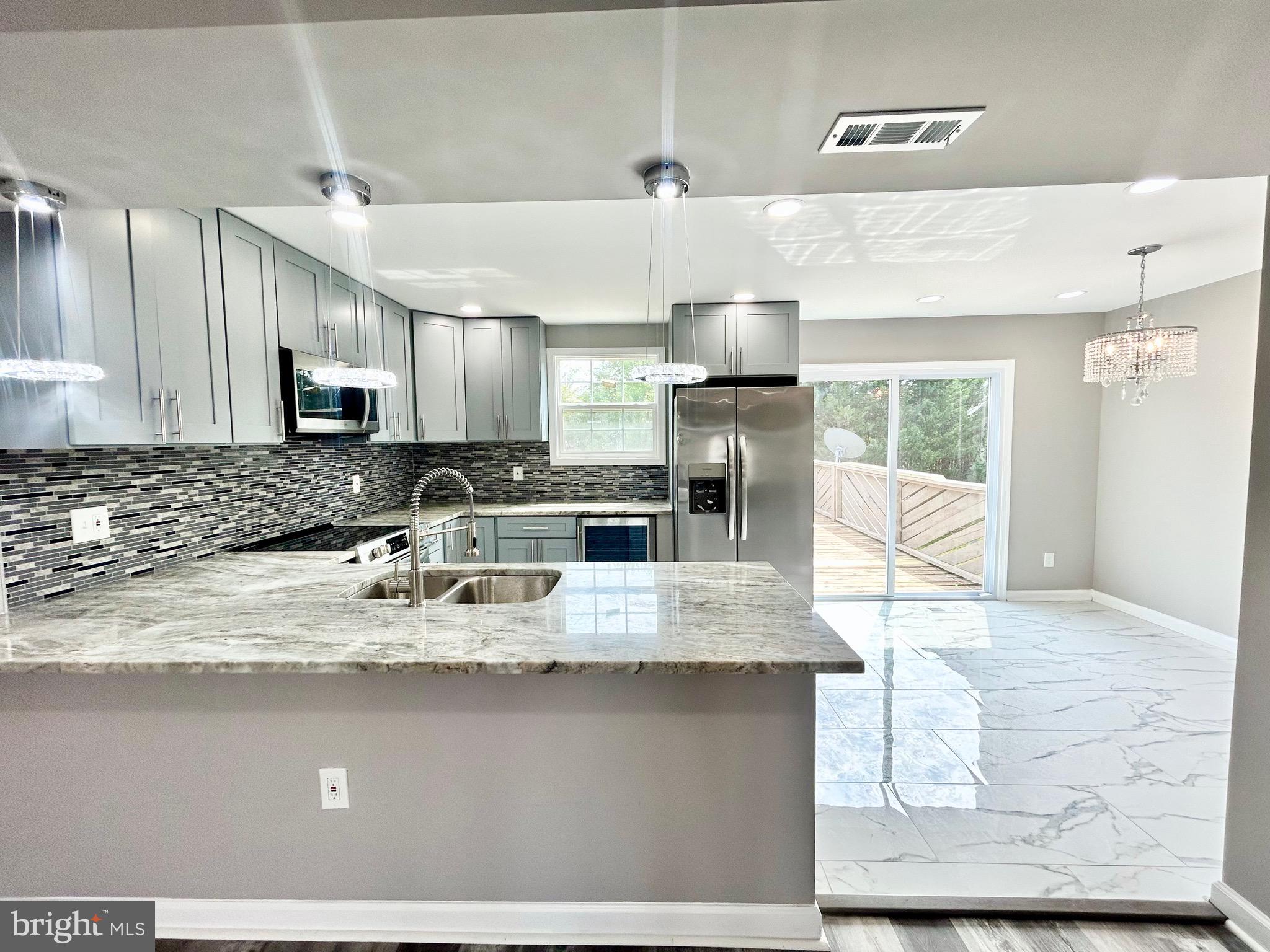 WOODBRIDGE CENTER - Residential