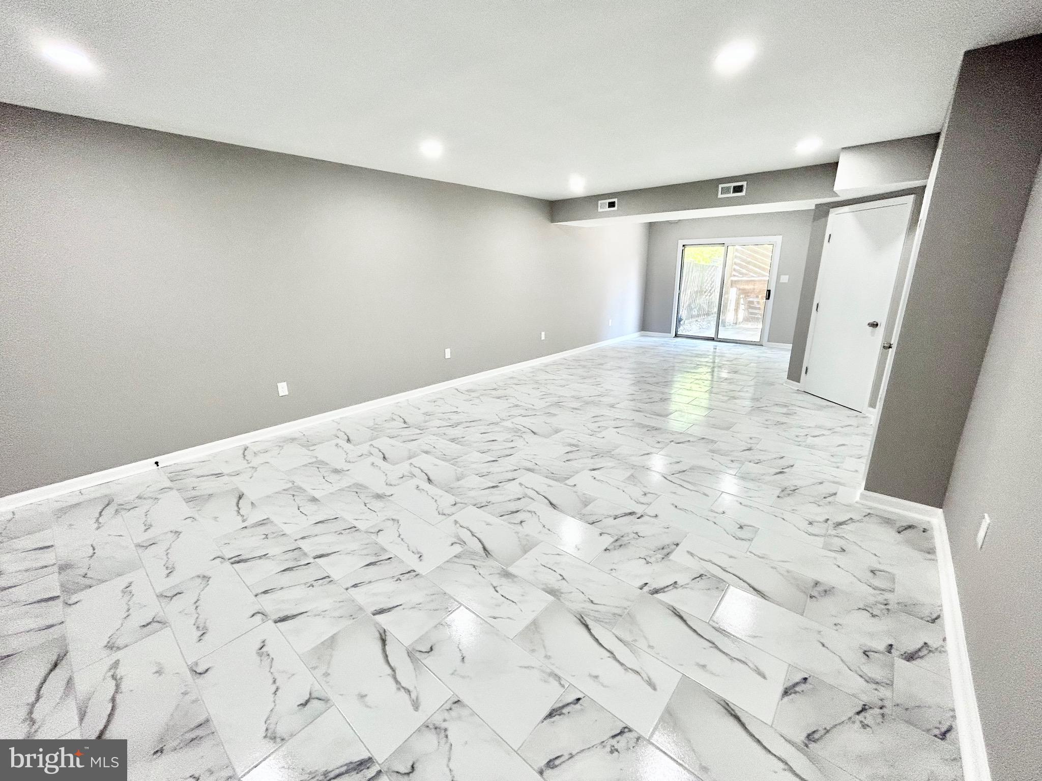 WOODBRIDGE CENTER - Residential