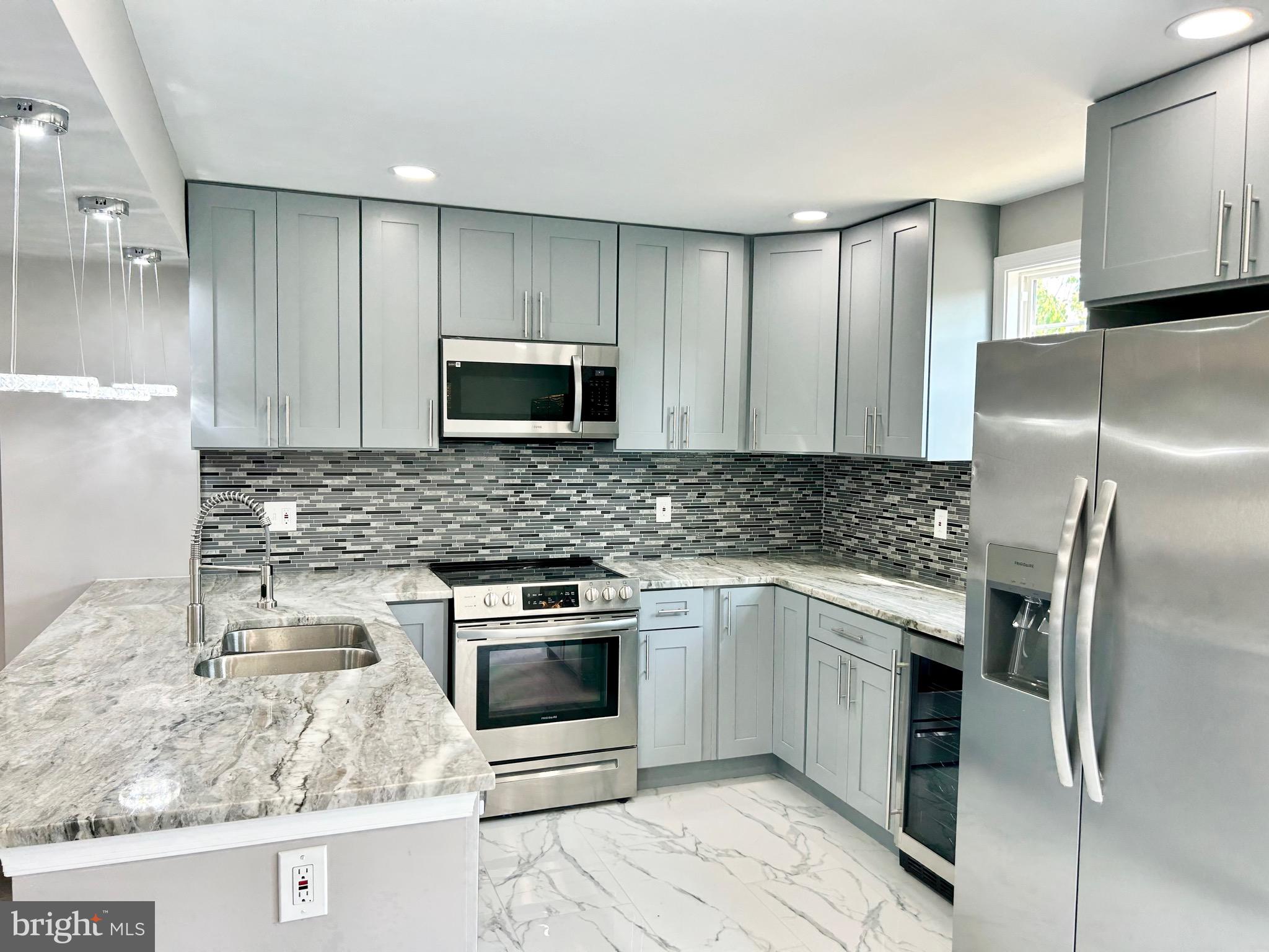 WOODBRIDGE CENTER - Residential