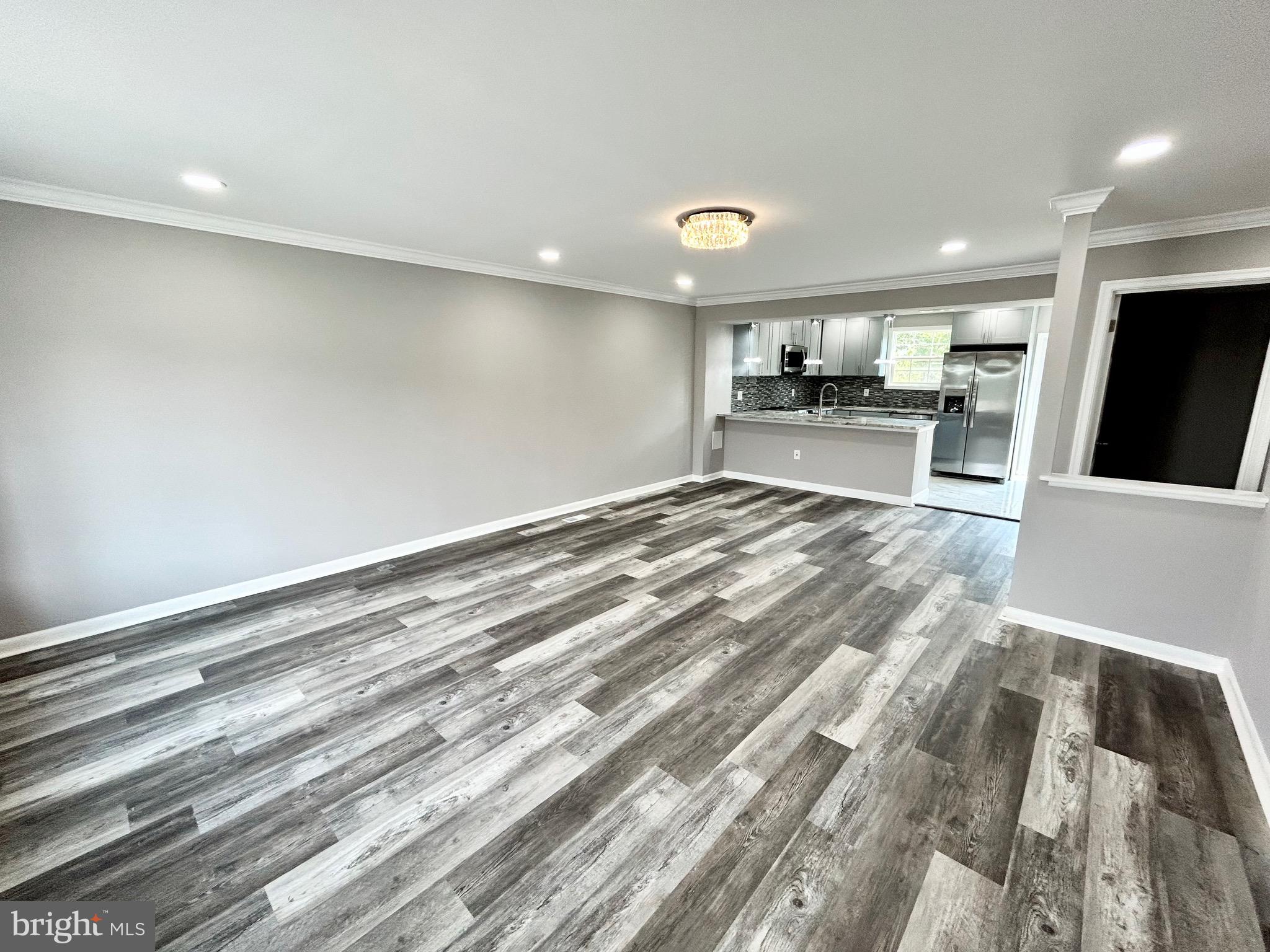 WOODBRIDGE CENTER - Residential