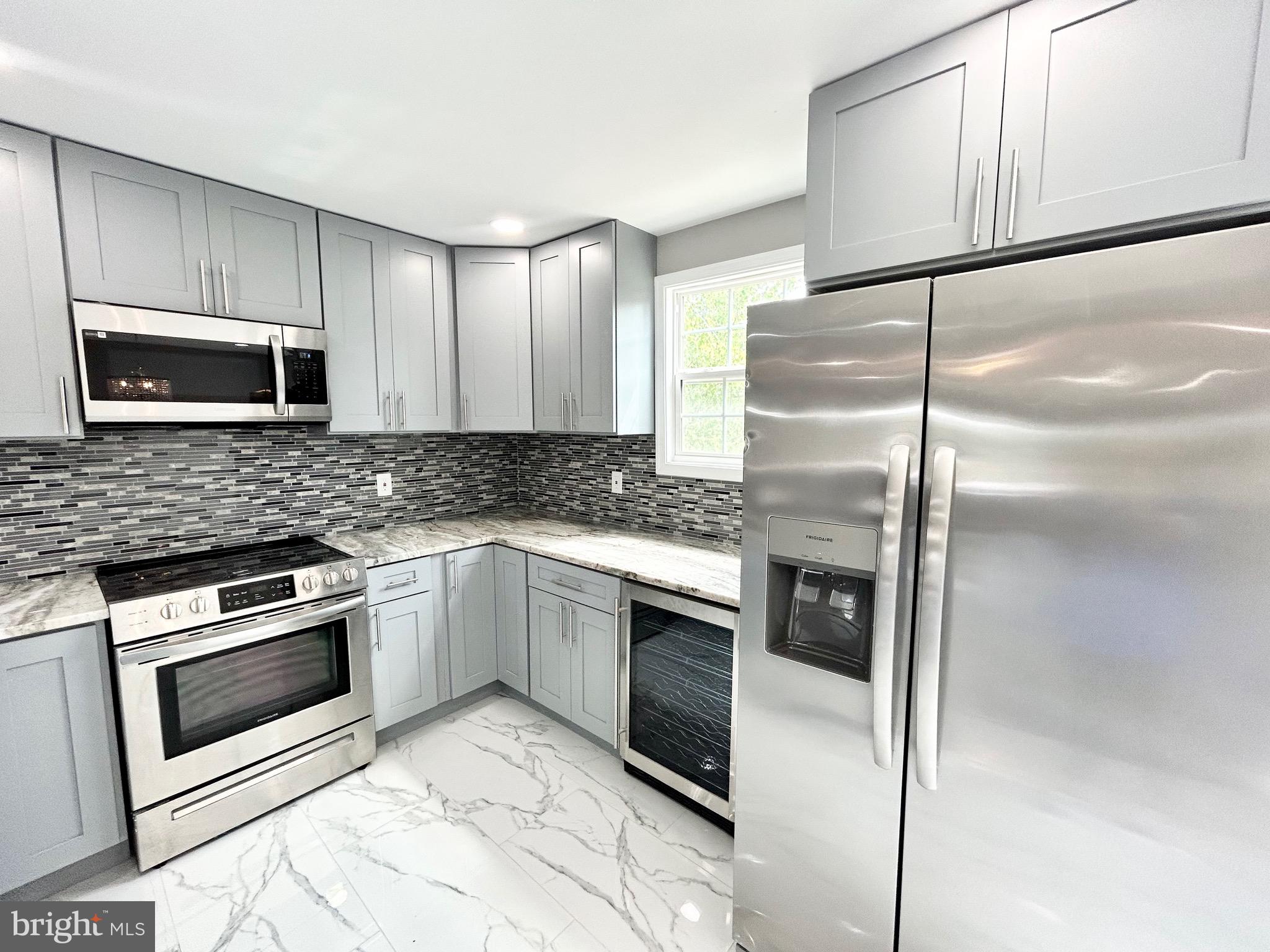 WOODBRIDGE CENTER - Residential