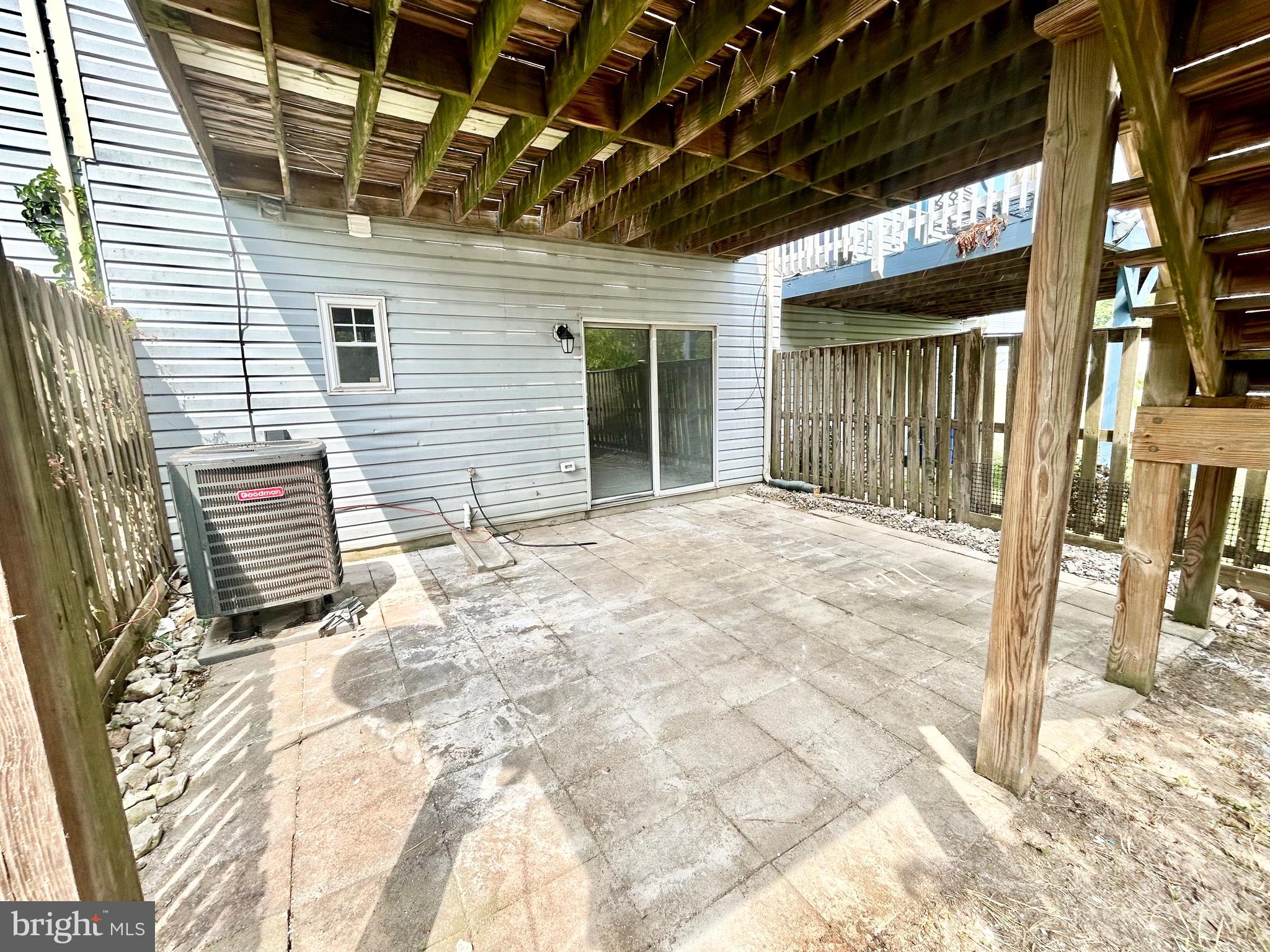 WOODBRIDGE CENTER - Residential