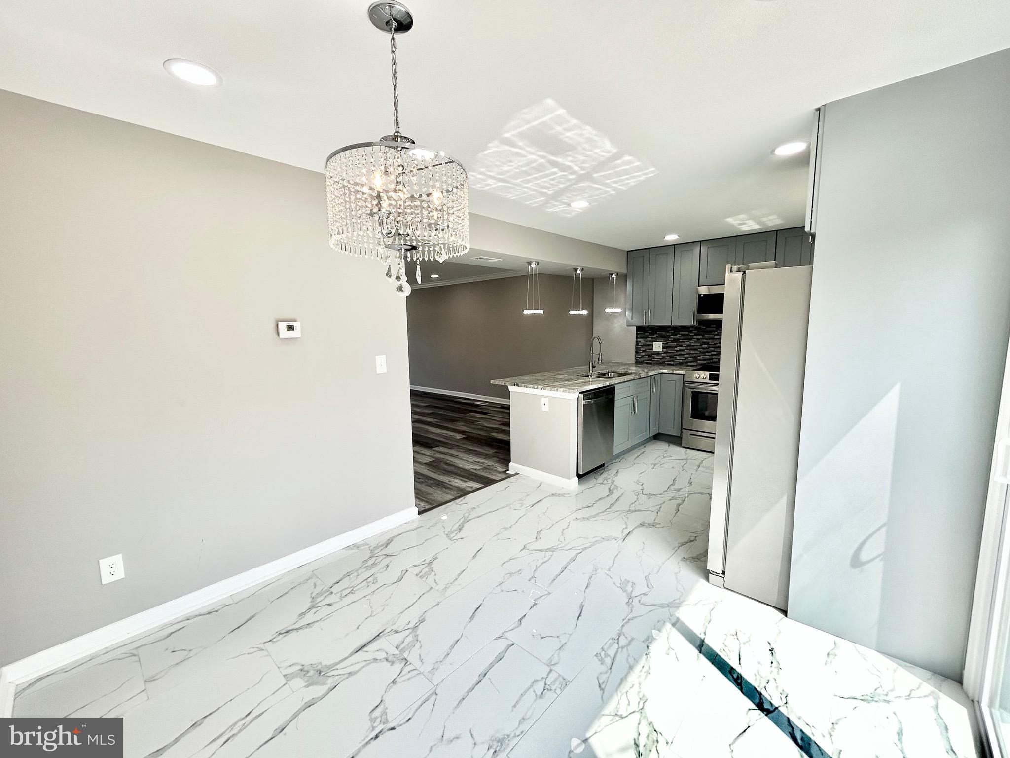 WOODBRIDGE CENTER - Residential