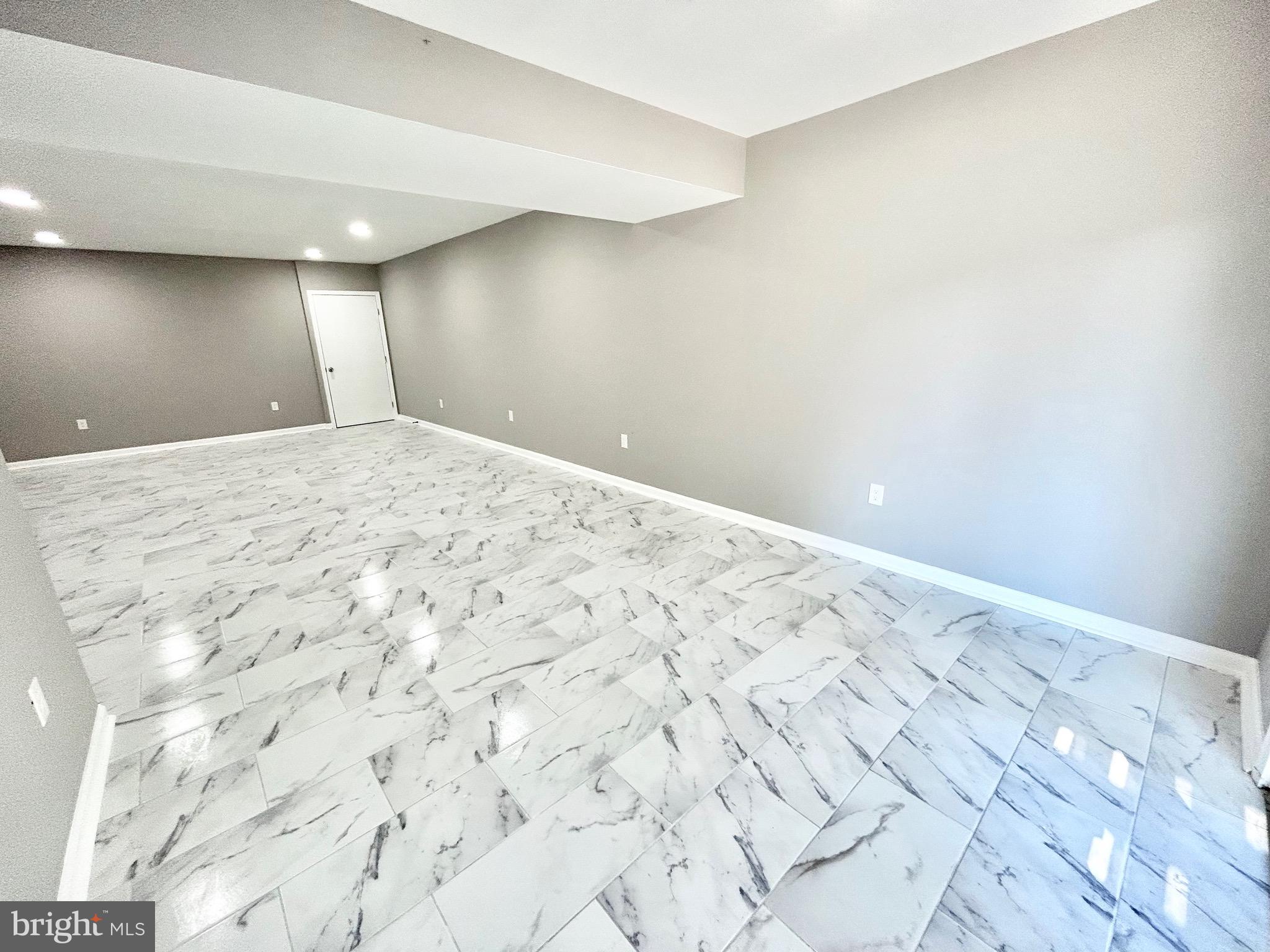 WOODBRIDGE CENTER - Residential