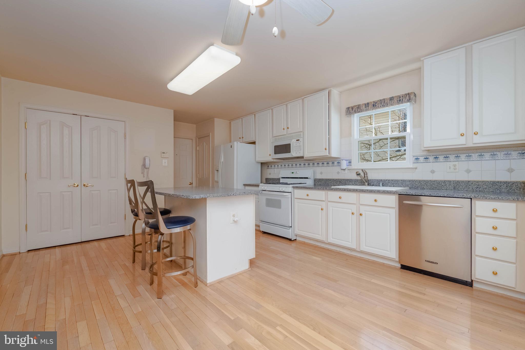 BEACHWOOD ESTATES - Residential