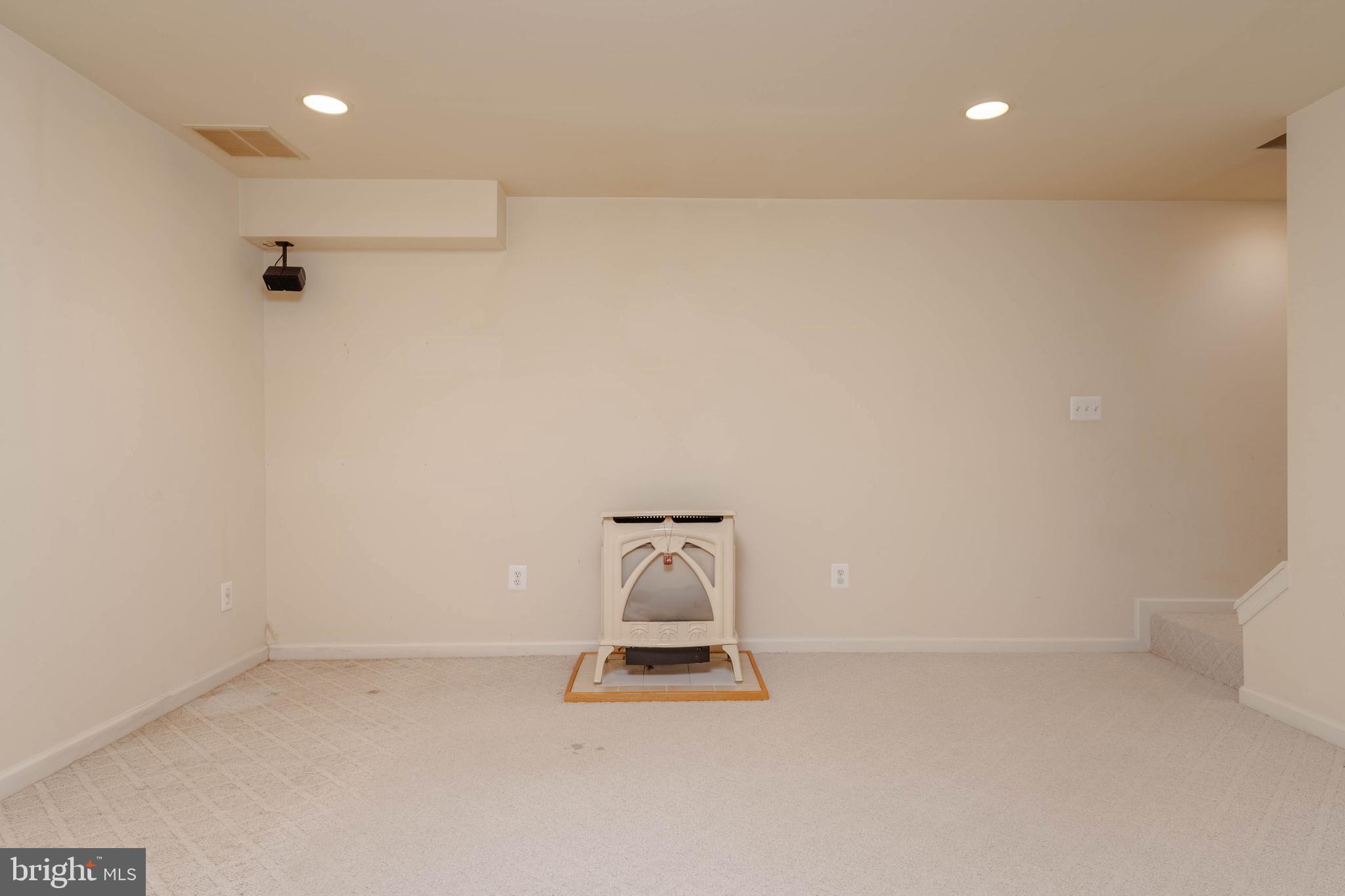 BEACHWOOD ESTATES - Residential