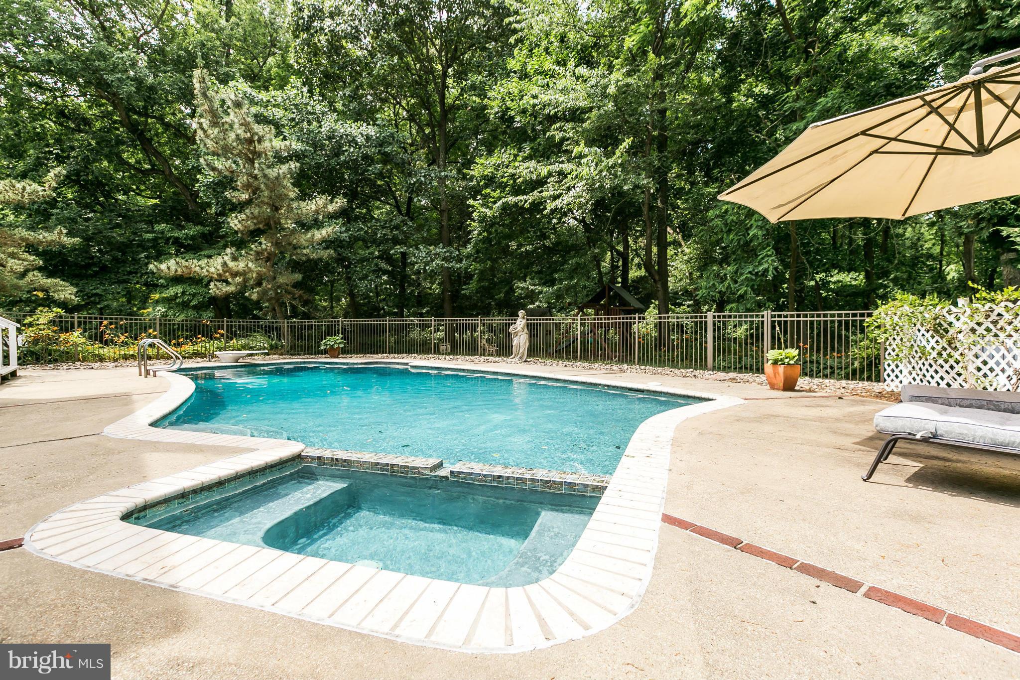 SHADOW POINT - Residential Lease