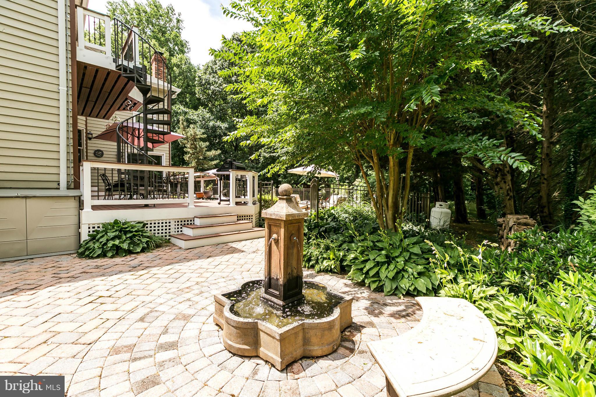 SHADOW POINT - Residential Lease